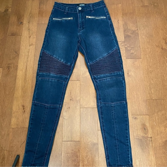Lot 5 brand new jeans - bulk clothing for keeping or reselling - Picture 4 of 9